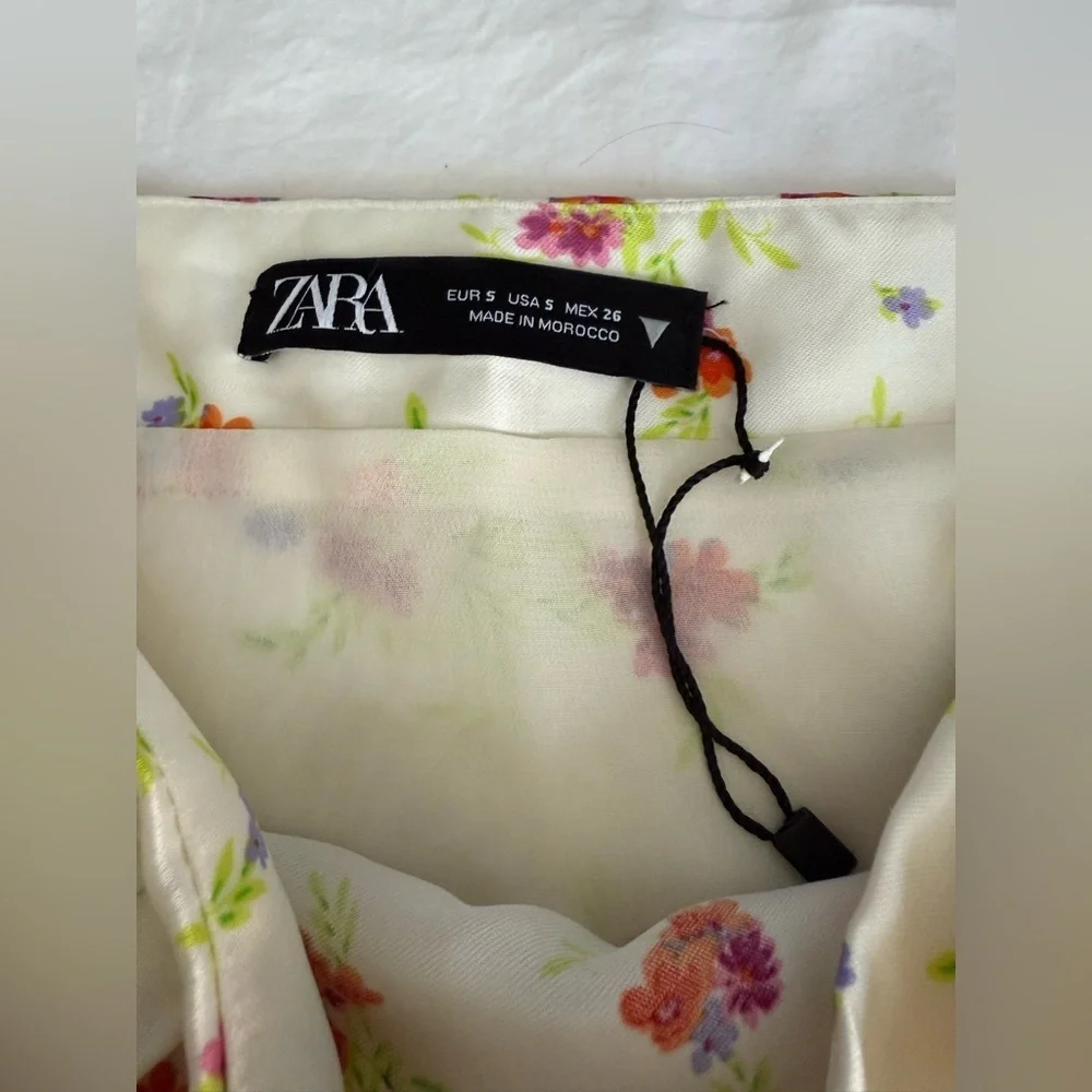 Zara Satin Ivory White Floral Wrap Mini Skirt Size Small